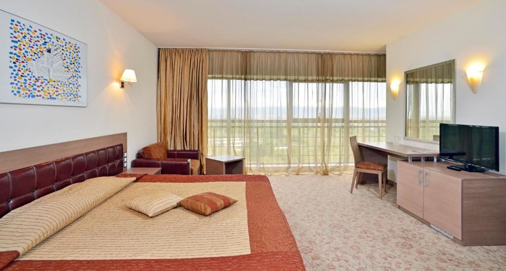 Курортные отели Sol Nessebar Palace Resort & Aquapark - All inclusive Несебр